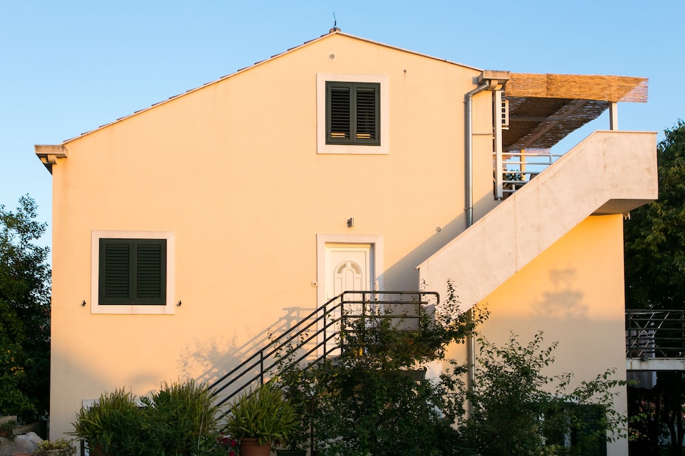 Primary image