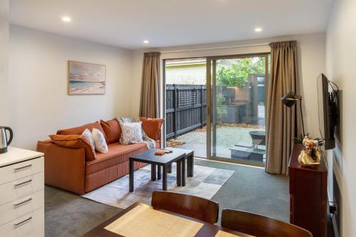 Bright & Spacious 2BR near Ara Institute and CBD — 4-Star Luxury Hotel in Christchurch, New Zealand