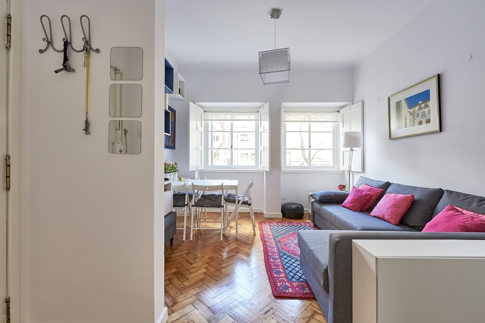 Lisbon Haven Family Apartment by the Metro w AC