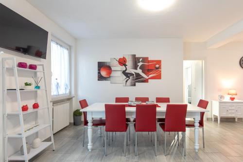 Red Carpet — 4-Star Luxury Hotel in Castelnuovo Del Garda, Italy