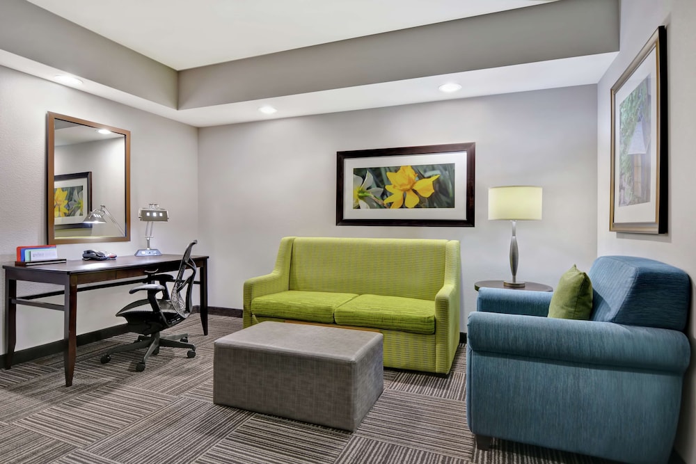 Hilton Garden Inn Fayettevile - photo 14