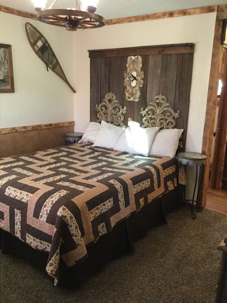 Black Bear Motel - photo 47