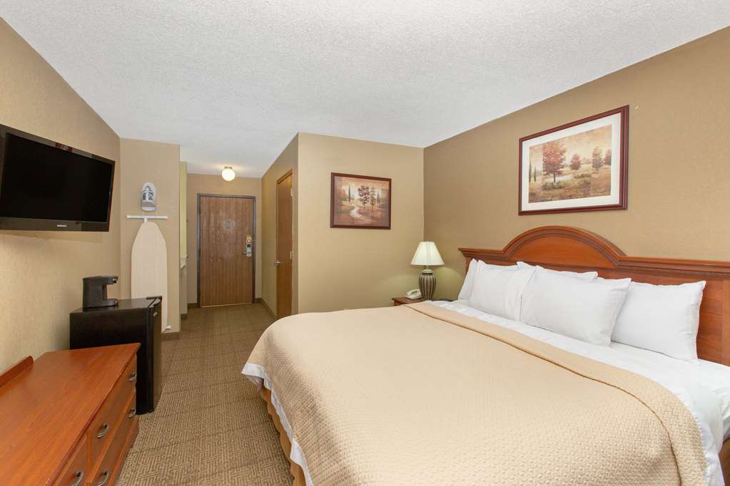 Days Inn by Wyndham Salina I 70 - photo 6