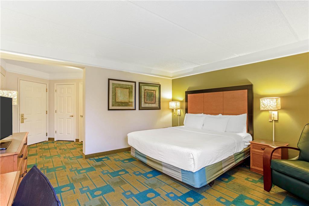 La Quinta Inn & Suites by Wyndham Orlando I Drive Conv Ctr - photo 24