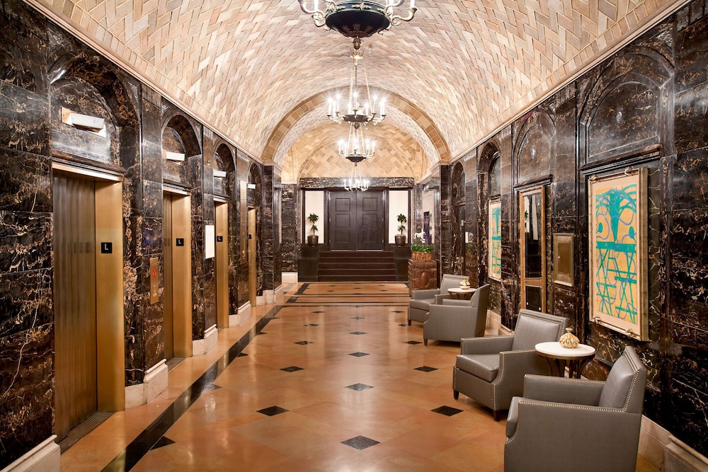 Hilton New Orleans St. Charles Avenue - photo 6