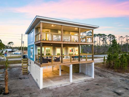 The Bay House Bayfront serenity stunning sunsets — 4-Star Luxury Hotel in Port Saint Joe, United States