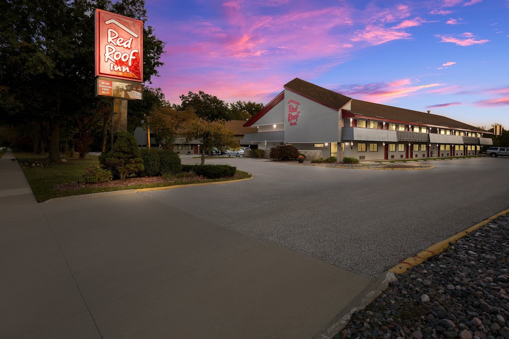 Red Roof Inn Cleveland Westlake - photo 33