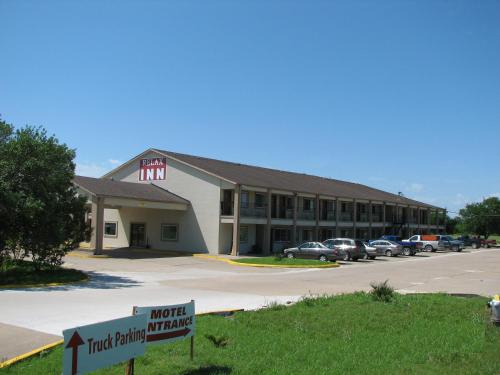 Relax Inn Marlin - featured photo