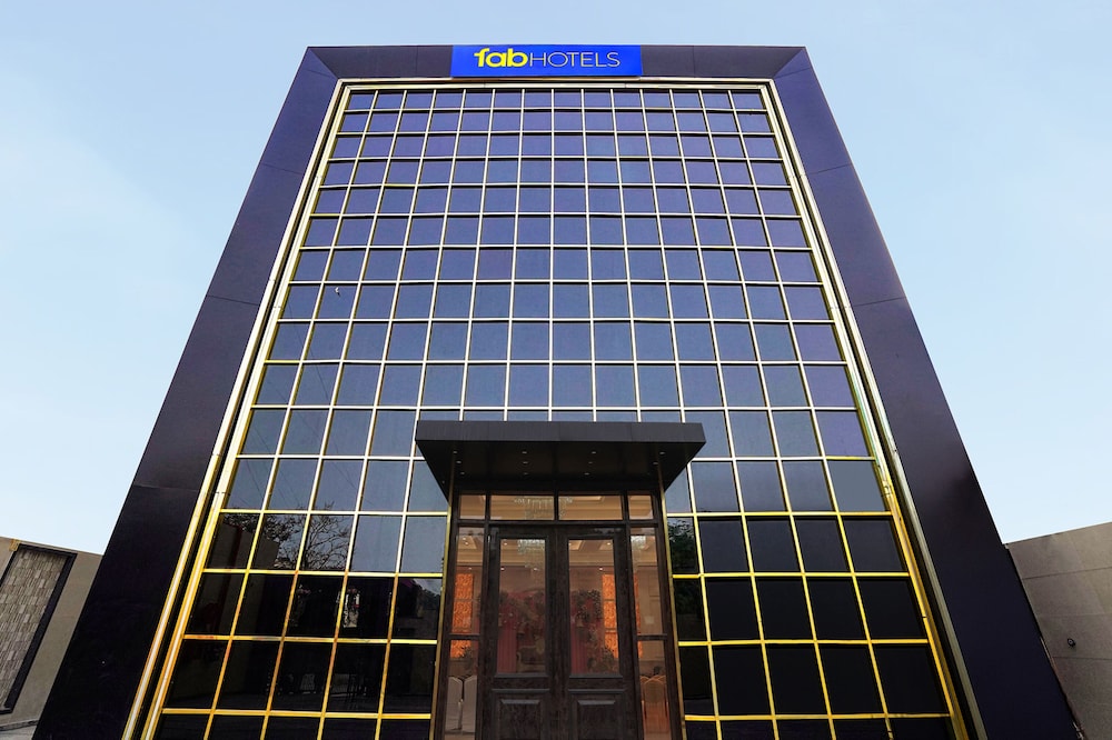 Fabhotel Mahalaxmii Grand in Kanpur, India