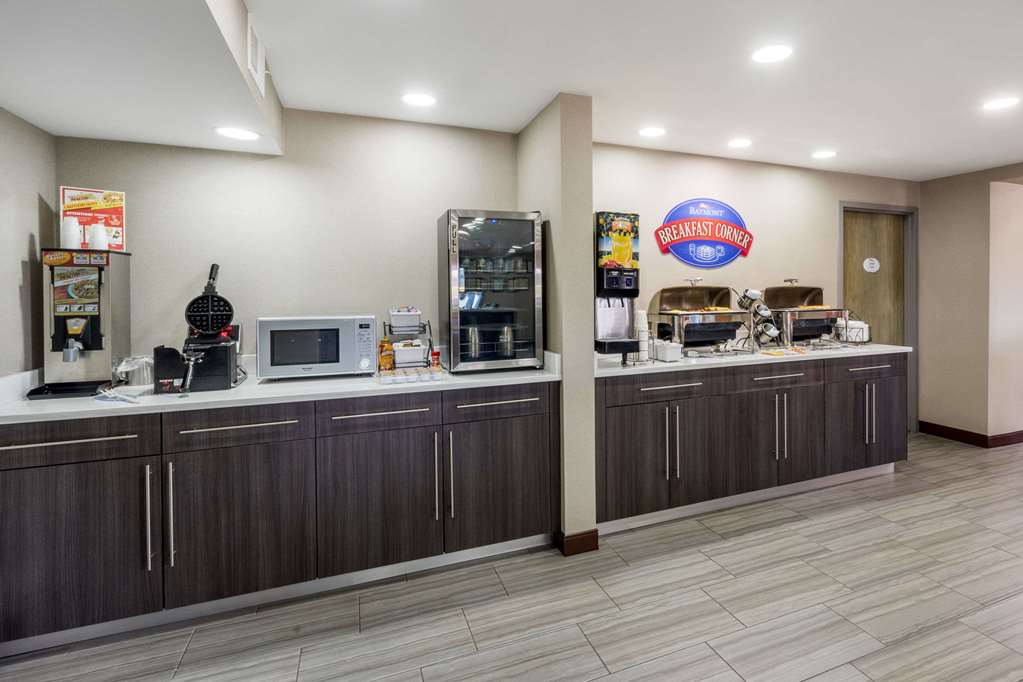 Baymont by Wyndham Clarksville - photo 14