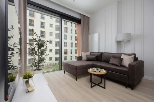 Towarowa Towers Prestigious Apartaments with AC & Parking in Warsaw by Renters Prestige in Warsaw, Poland
