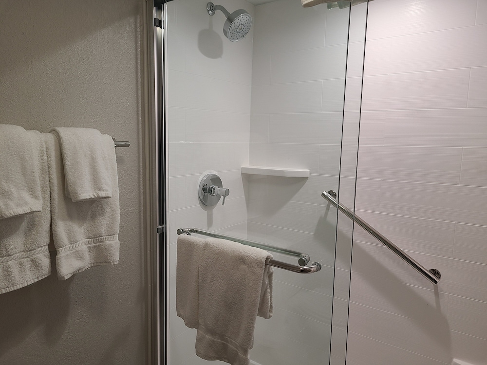 Holiday Inn Express & Suites Ft. Lauderdale N Exec Airport by IHG - photo 33