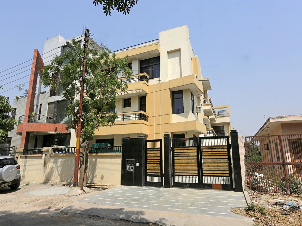 OYO 13403 petals elite - last minute hotel in Noida