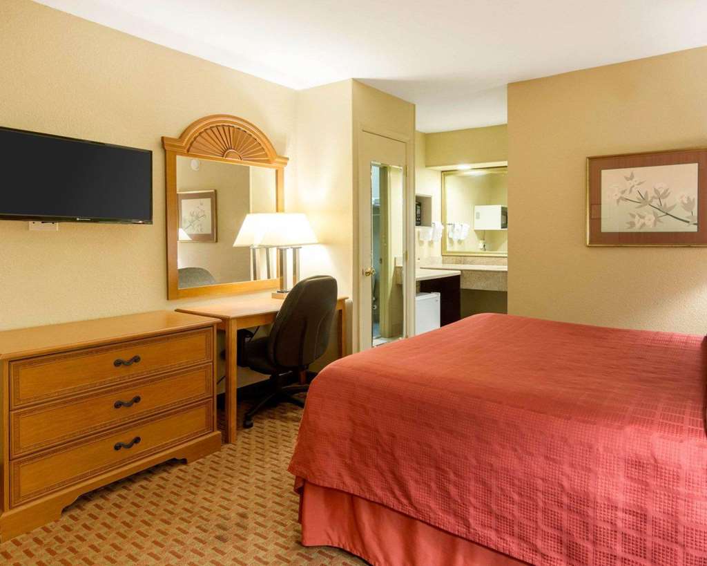 Quality Inn South Hill I 85 - photo 17