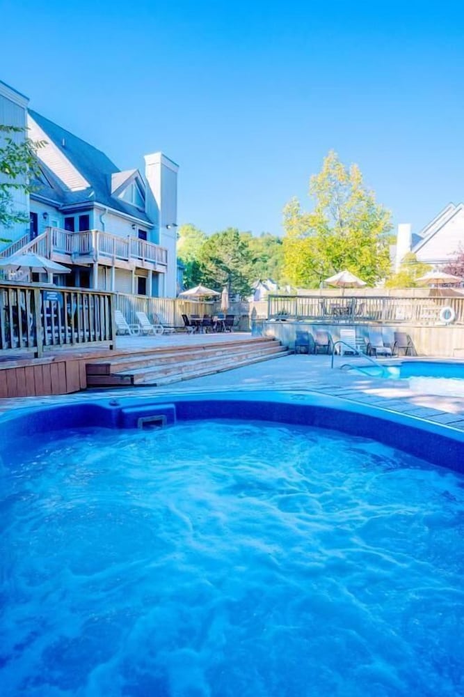 Hillside BLUE MTN Family Loft @ North Creek Resort in Unknown City, Canada