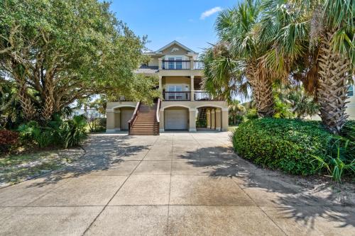 Latitude Adjustment - last minute hotel in Gulf Breeze