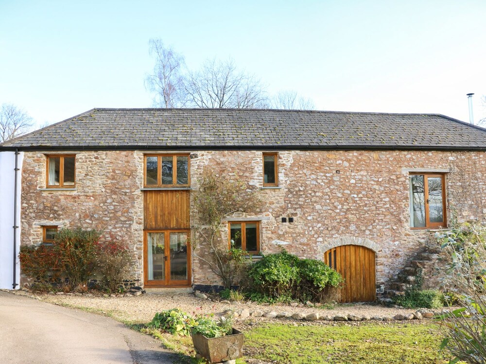 Luggs Barn - carbon neutral hotel in Cullompton