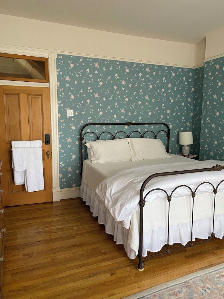 Gable House Bed and Breakfast Inn - photo 30