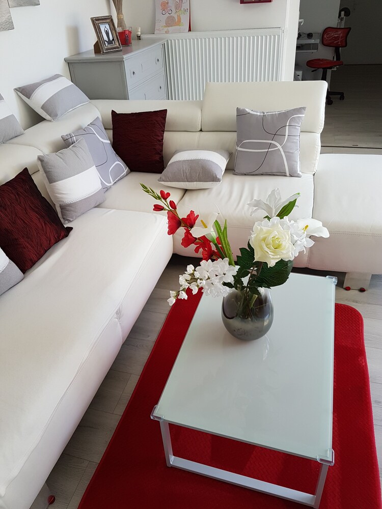 Maison de Vacances GueSt MoaM — 5-Star Luxury Hotel in Sens, France