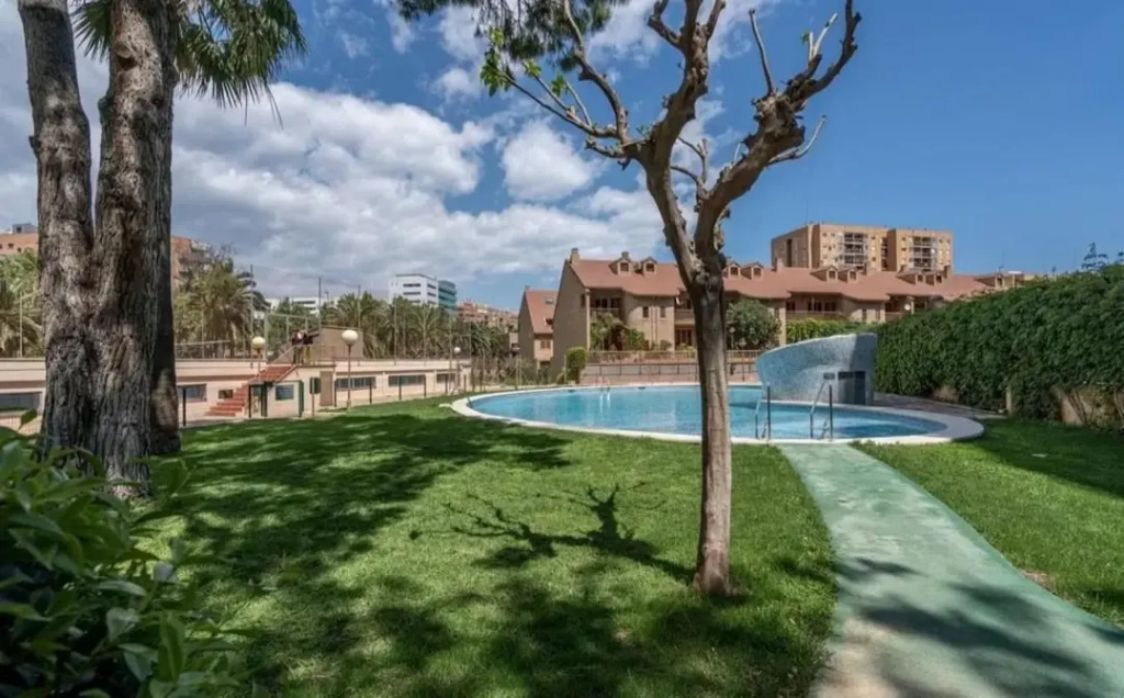 Palau 2 - carbon neutral hotel in Valencia