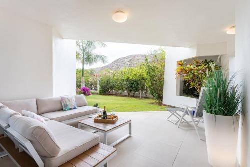 Garden Serenity Retreat And Workspace With Heated Pools And Gym — Arona
