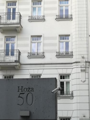 Apartment Hoża 50 with a balcony in close Center — 4-Star Luxury Hotel in Warsaw, Poland