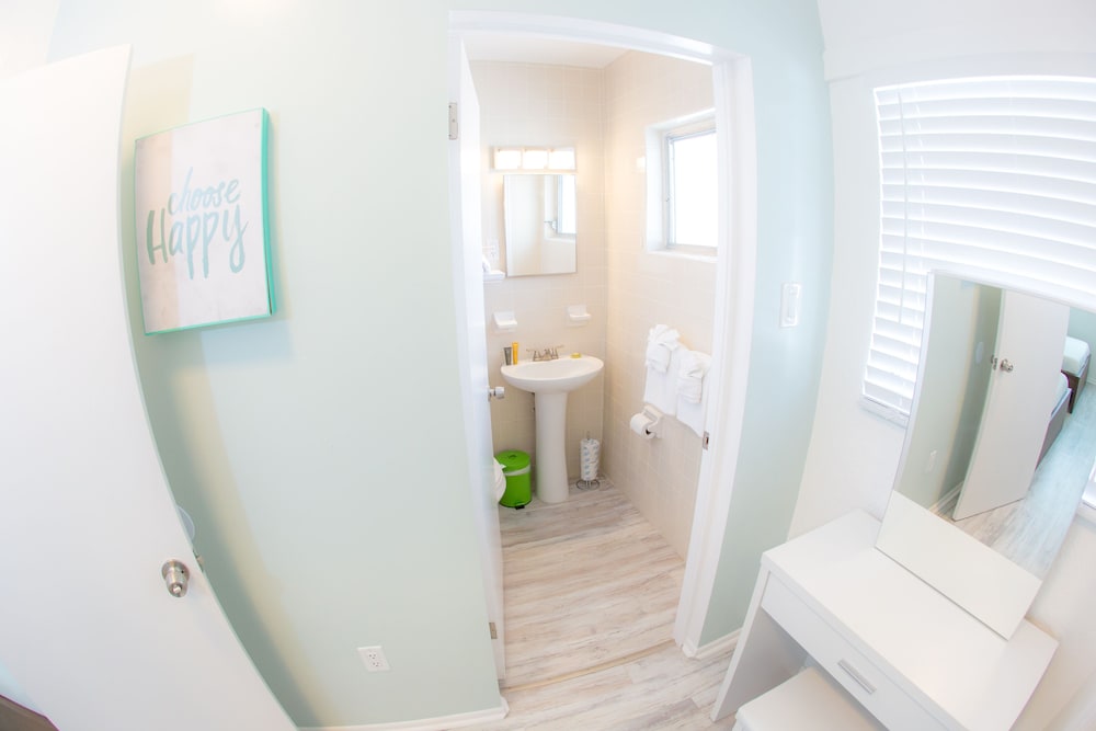 St Pete Beach Suites - photo 76