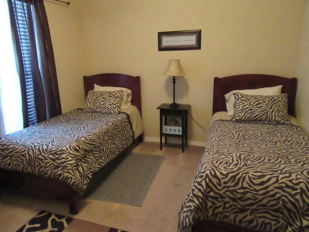 R1 Glenbrook 4 bed 2 Bath - photo 4