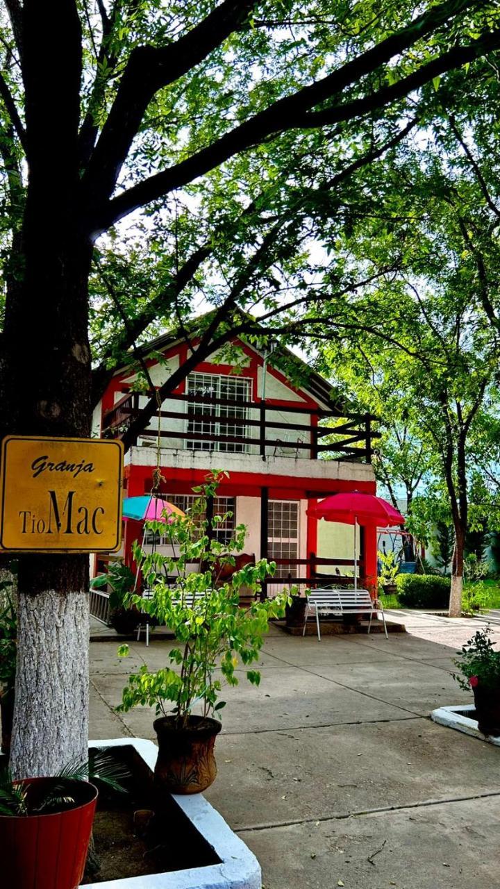 Encantadora Cabaña de Campo con Alberca Privada in Chihuahua, Mexico