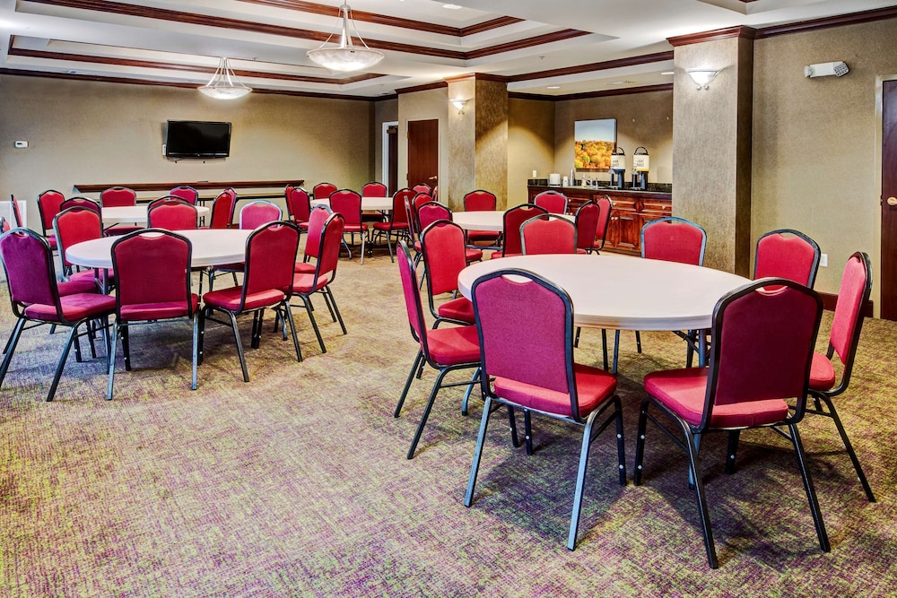 Hampton Inn Van Buren - photo 25