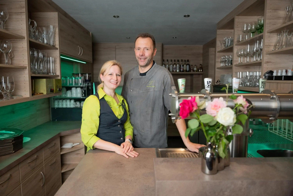 Hotel Restaurant Traube — Neuffen