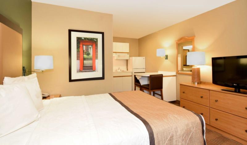 HomeTowne Studios by Red Roof Chantilly - photo 20