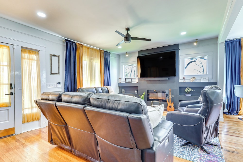 Walk to Amphitheater: Birmingham Retreat w Games in Birmingham, United States