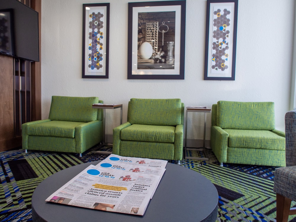 Holiday Inn Express & Suites Oklahoma City Airport by IHG - photo 2