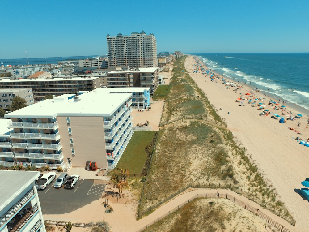 SeaLoft Oceanfront Hotel - photo 33