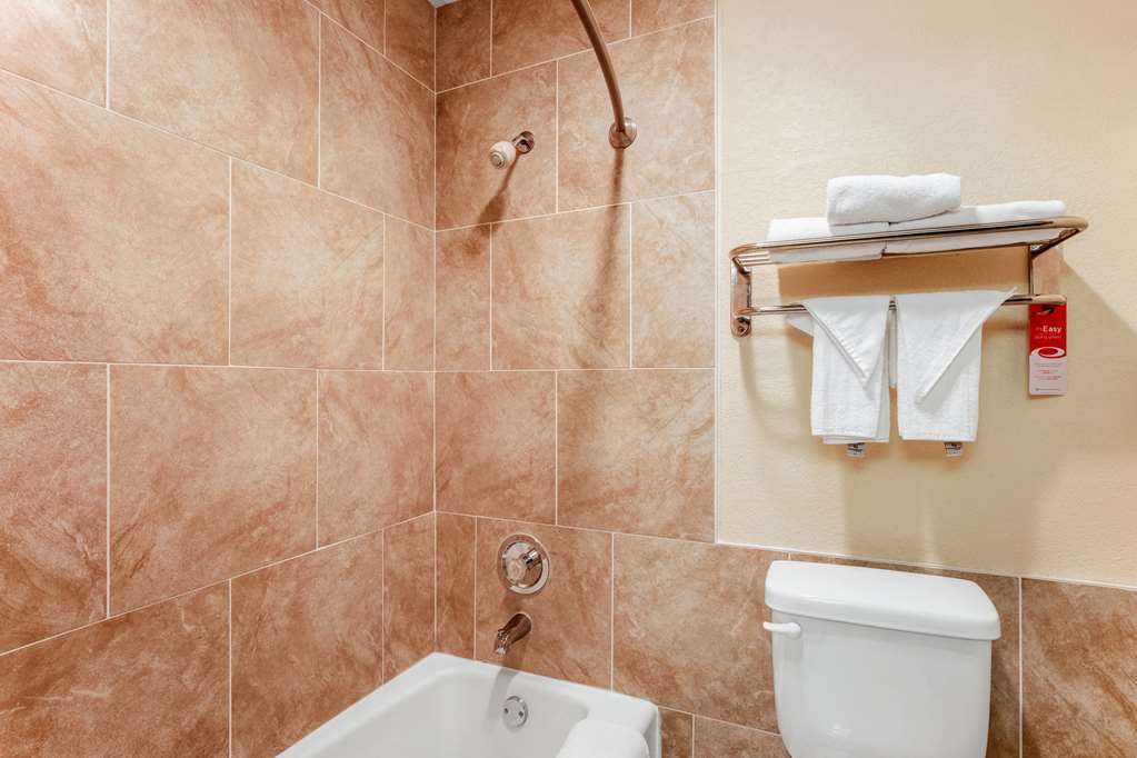 Econo Lodge Madison East - photo 20