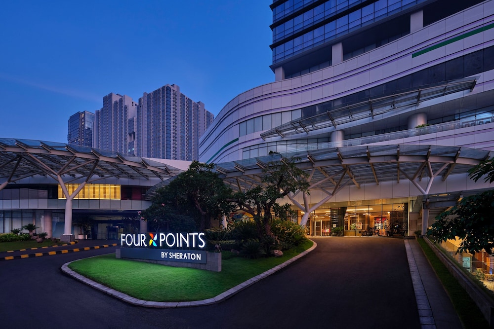 Four Points by Sheraton Surabaya Pakuwon Indah in Surabaya, Indonesia