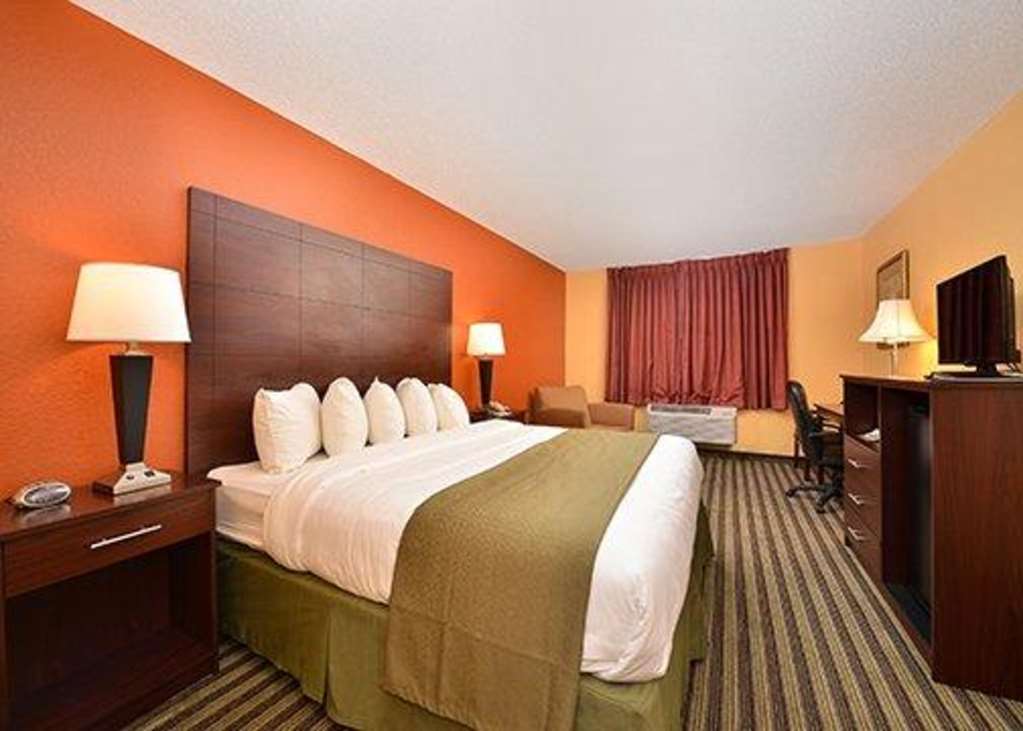 Quality Inn & Suites Grinnell near University - photo 7