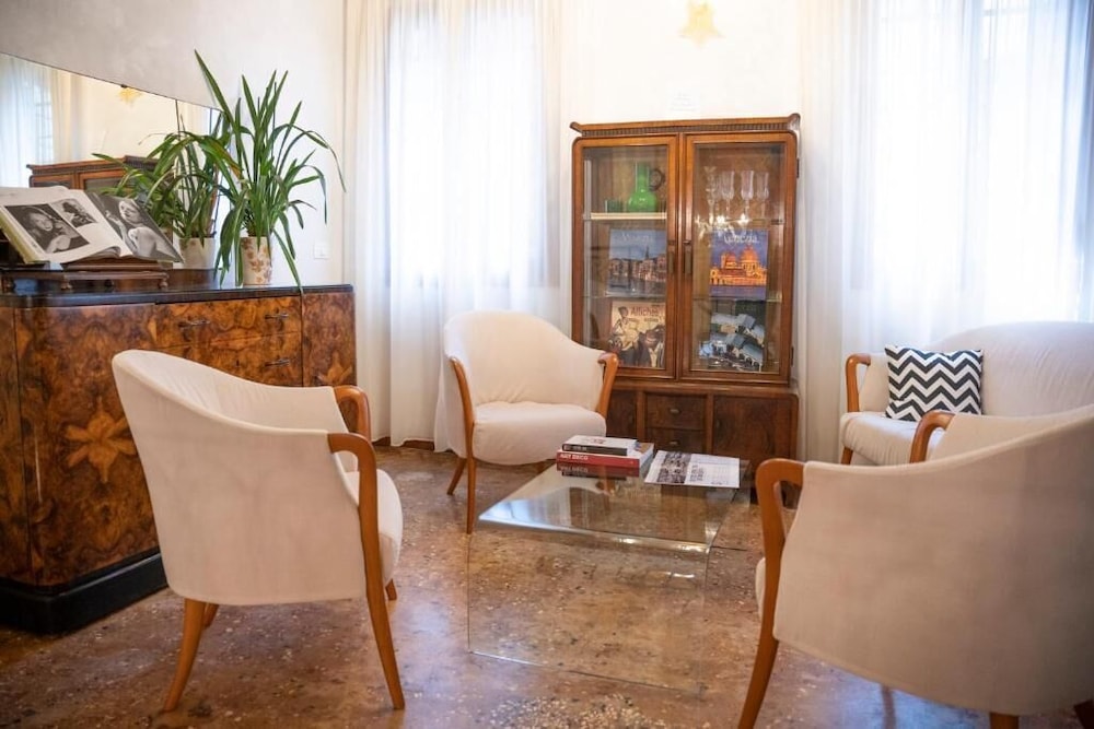 Locanda Art Deco - last minute hotel in Venice