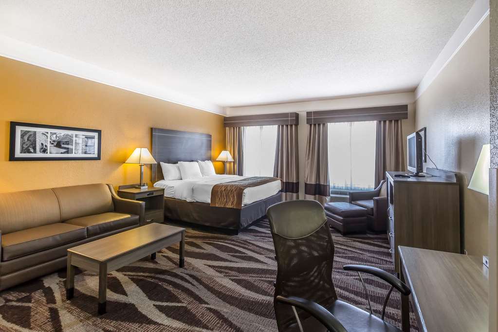 Comfort Inn near Frost Bank Center - photo 21