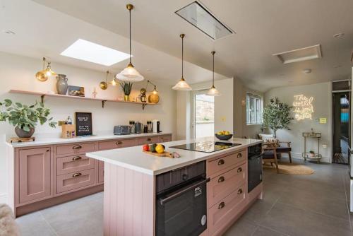 West Cliff Stunning home near the beach — 4-Star Luxury Hotel in Whitstable, United Kingdom