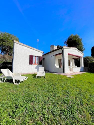 Villa Maria Giovanna con spiaggia inclusa — 4-Star Luxury Hotel in Numana, Italy