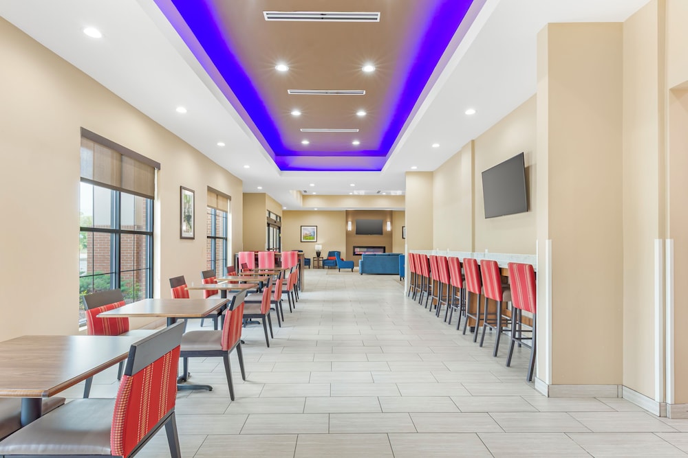 Comfort Suites Greensboro High Point - photo 18