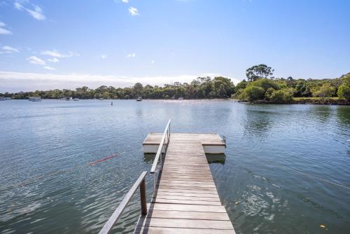 Breathtaking River Views On Noosa Parade — Noosa Heads