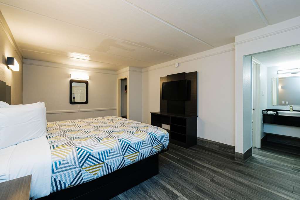 Studio 6 Baytown TX Garth Road - photo 9
