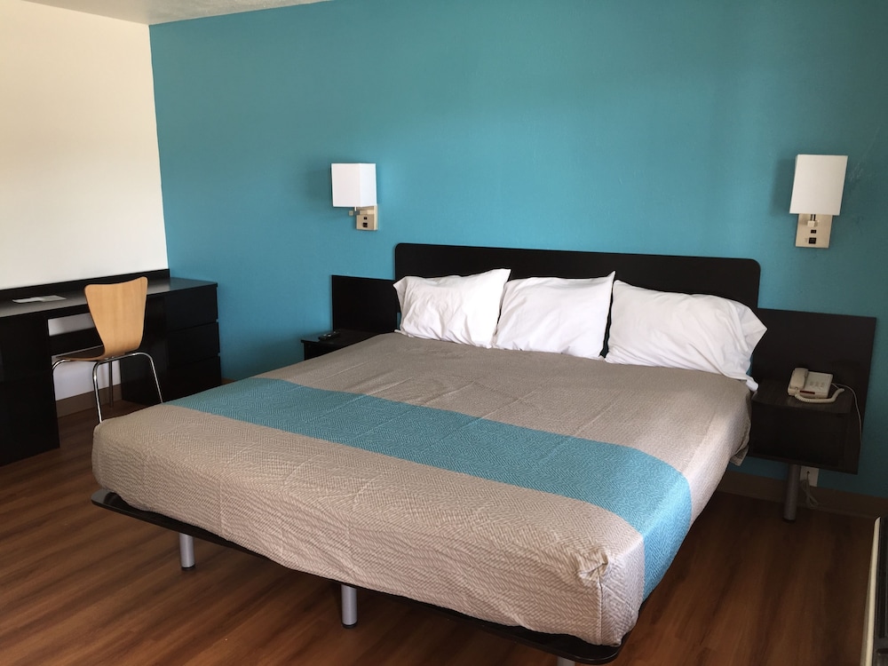 Motel6 Prairie Du Chien WI - photo 8