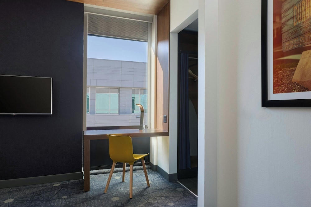 Aloft Durham Downtown - photo 7