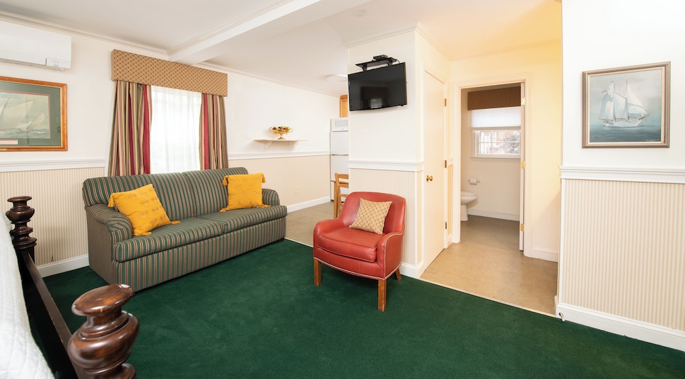 Americas Cup Inn - photo 30