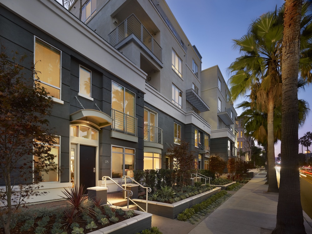 AKA Beverly Hills - photo 44
