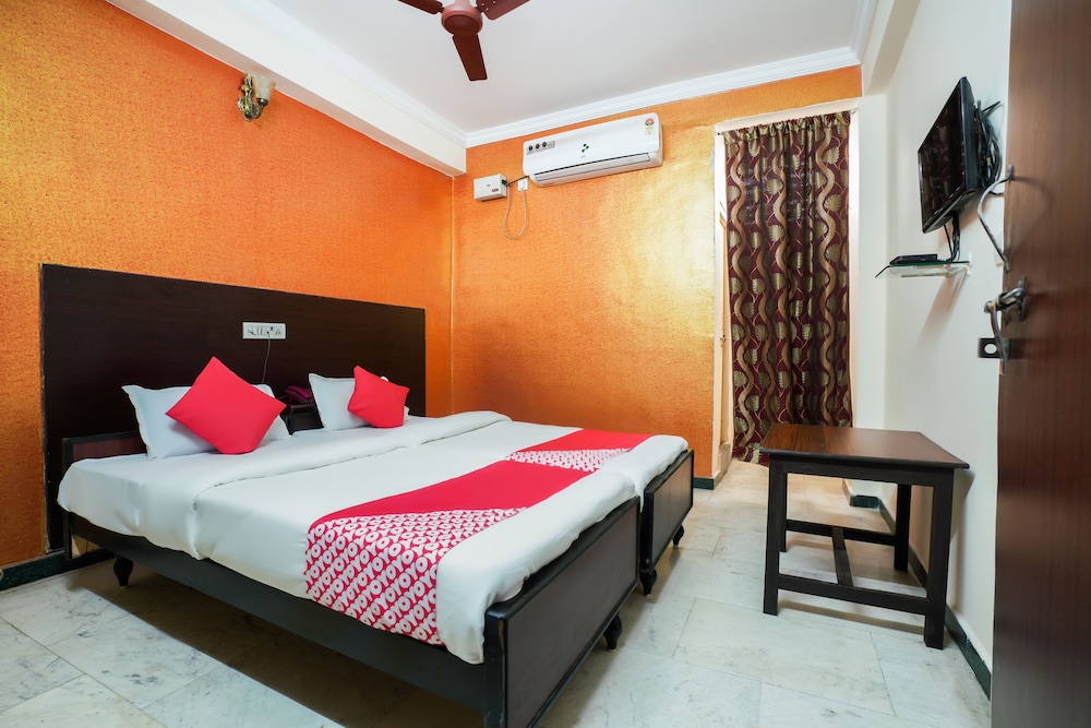 OYO 44275 Three Castles Executive in Hyderabad, India